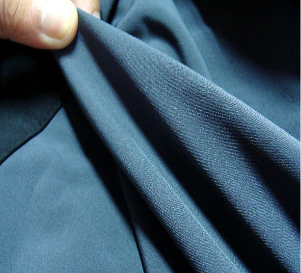 Folha de esponja de material de borracha Neoprene de SCR de dois lados 3 mm - 6 mm Espessura 10% 30% 50% SCR Preto Off branco bege
